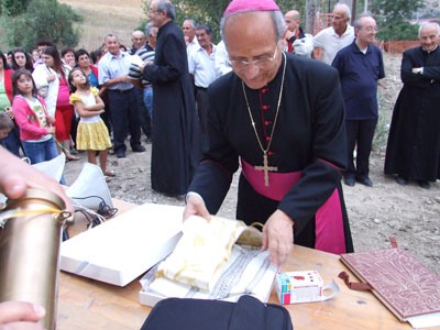 La posa della prima pietra della chiesa dedicata a San Casto