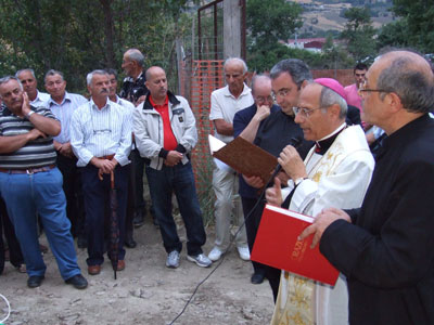 La posa della prima pietra della chiesa dedicata a San Casto