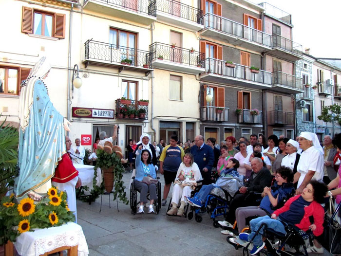 La corona del Rosario più grande del mondo