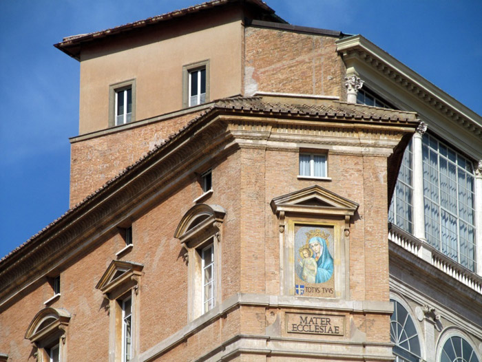 Il Coro della Cattedrale di Trivento ai Musei vaticani insieme a mons. Scotti