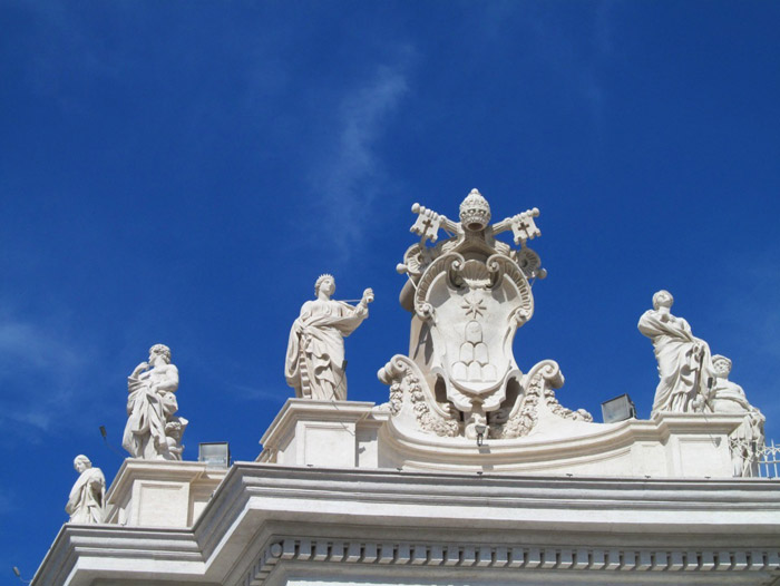 Il Coro della Cattedrale di Trivento ai Musei vaticani insieme a mons. Scotti