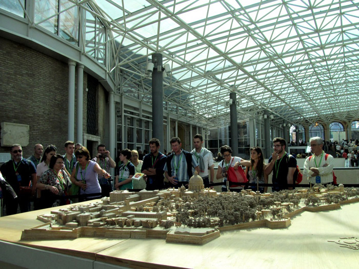 Il Coro della Cattedrale di Trivento ai Musei vaticani insieme a mons. Scotti