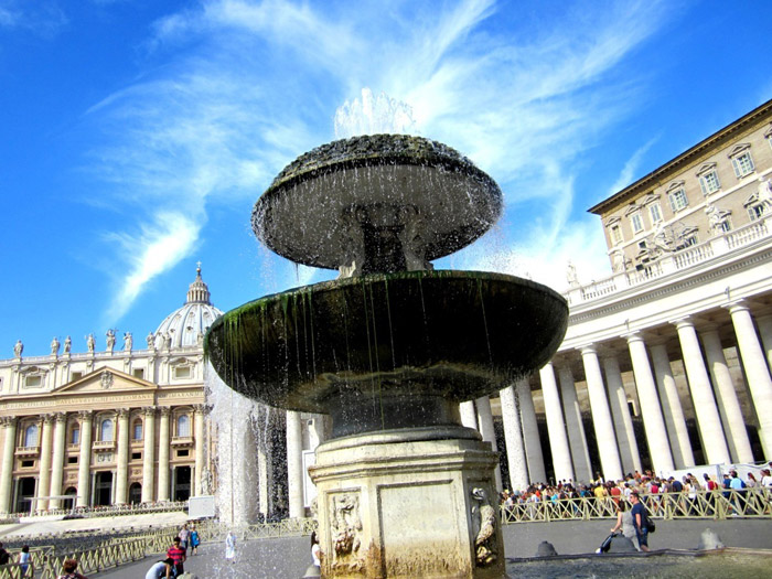 Il Coro della Cattedrale di Trivento ai Musei vaticani insieme a mons. Scotti