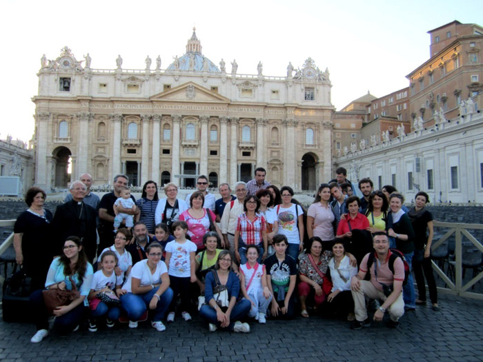 Il Coro della Cattedrale di Trivento ai Musei vaticani insieme a mons. Scotti