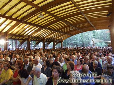 Un'immagine dei numerosi fedeli che hanno preso parte alla Celebrazione Eucaristica