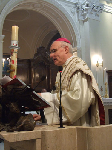 Celebrazione presieduta dall'Arcivescovo Mons. Vincenzo Pelvi, Ordinario Militare emerito