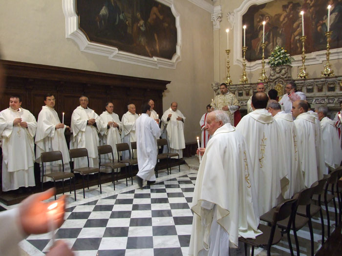 Celebrazione presieduta dall'Arcivescovo Mons. Vincenzo Pelvi, Ordinario Militare emerito