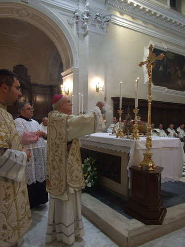 Celebrazione presieduta dall'Arcivescovo Mons. Vincenzo Pelvi, Ordinario Militare emerito