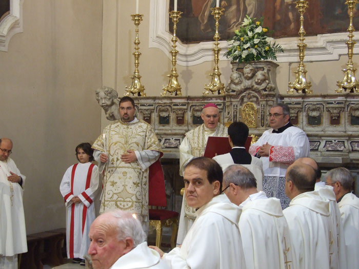 Celebrazione presieduta dall'Arcivescovo Mons. Vincenzo Pelvi, Ordinario Militare emerito