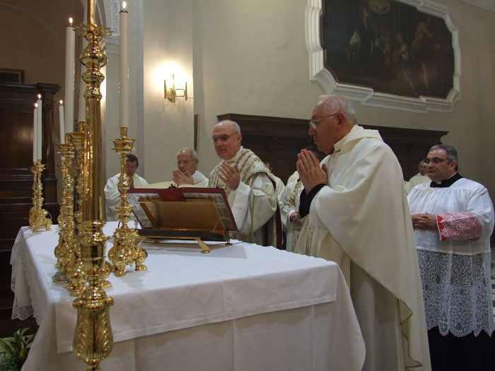 Celebrazione presieduta dall'Arcivescovo Mons. Vincenzo Pelvi, Ordinario Militare emerito