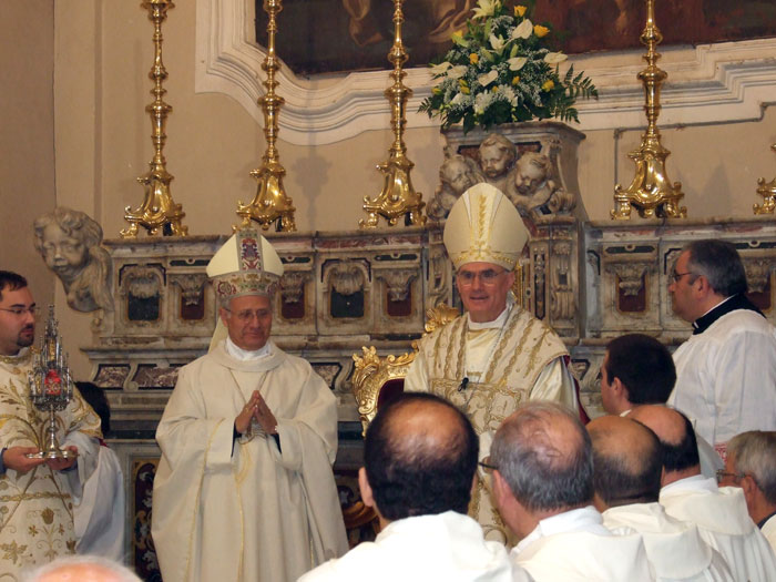 Celebrazione presieduta dall'Arcivescovo Mons. Vincenzo Pelvi, Ordinario Militare emerito