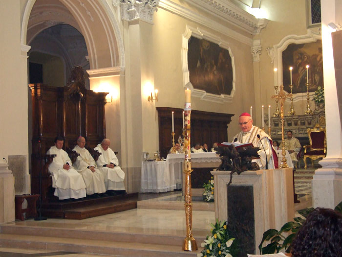 Celebrazione presieduta dall'Arcivescovo Mons. Vincenzo Pelvi, Ordinario Militare emerito