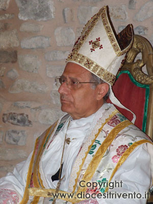 Un primo piano del vescovo di Trivento Mons. Domenico Scotti