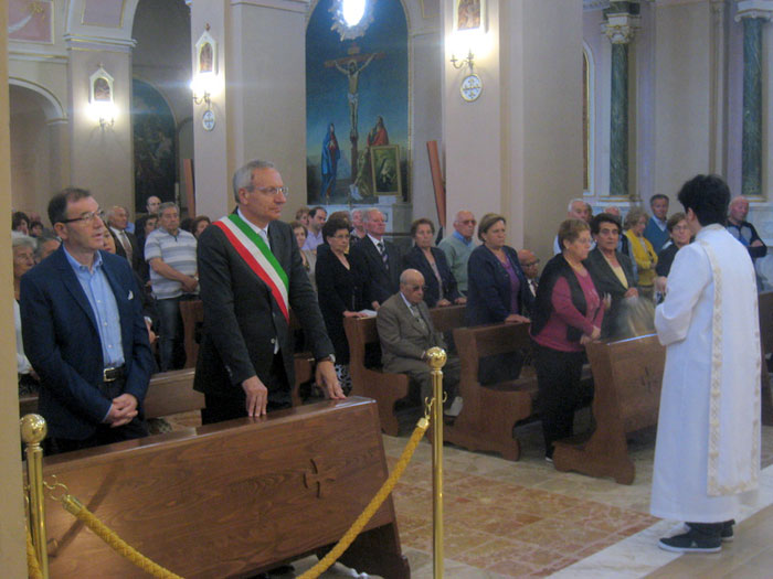 Il vicesindaco Fiorito e il sindaco Piluso in chiesa