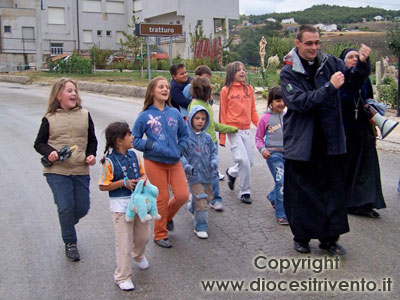 C'è per ognuno di noi anche il tratturo della santità... se camminiamo tutti insieme sulla strada che han percorso i santi Tuoi!