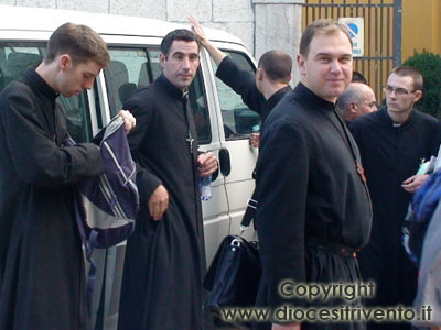 L'arrivo dei missionari davanti al seminario di Trivento