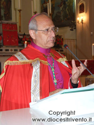Un primo piano del Vescovo di Trivento, S.E. Mons. Domenico Scotti