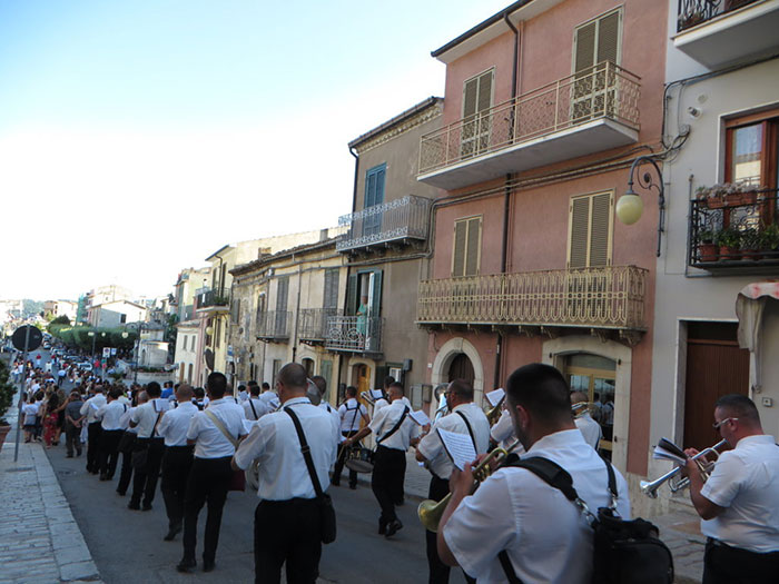 La processione dei Santi Patroni