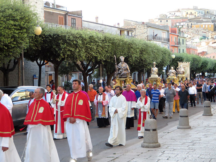 La processione dei Santi Patroni