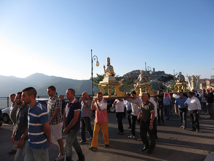 La processione dei Santi Patroni