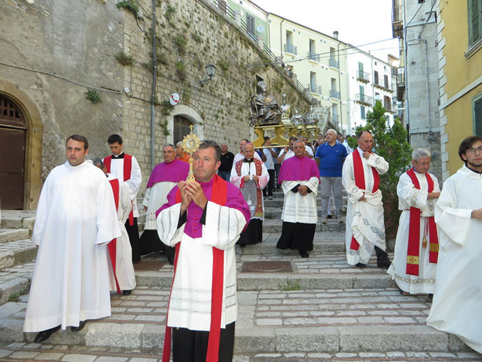 La processione dei Santi Patroni