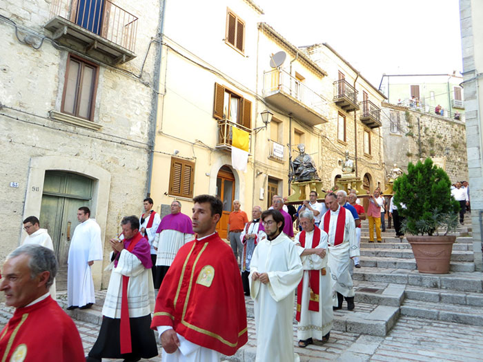 La processione dei Santi Patroni