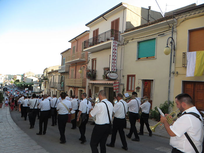 La processione dei Santi Patroni