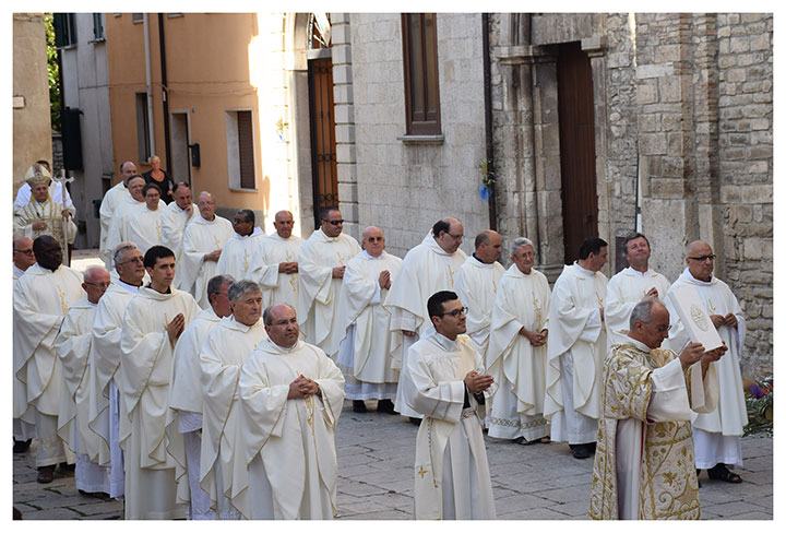 L'ordinazione sacerdotale di don Simone Iocca