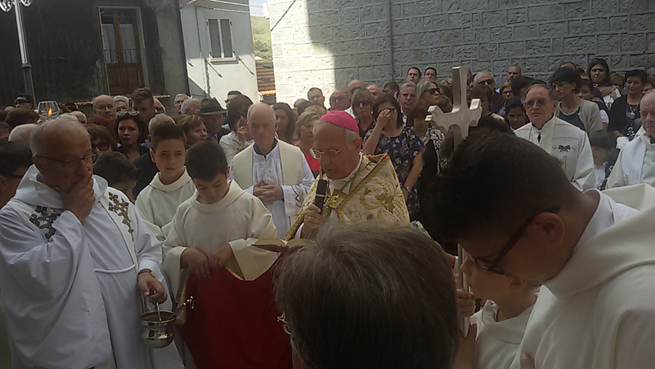 L'inaugurazione del portale di Castiglione Messer Marino