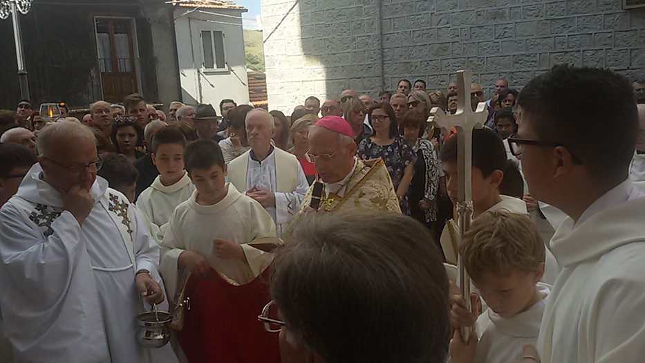 L'inaugurazione del portale di Castiglione Messer Marino
