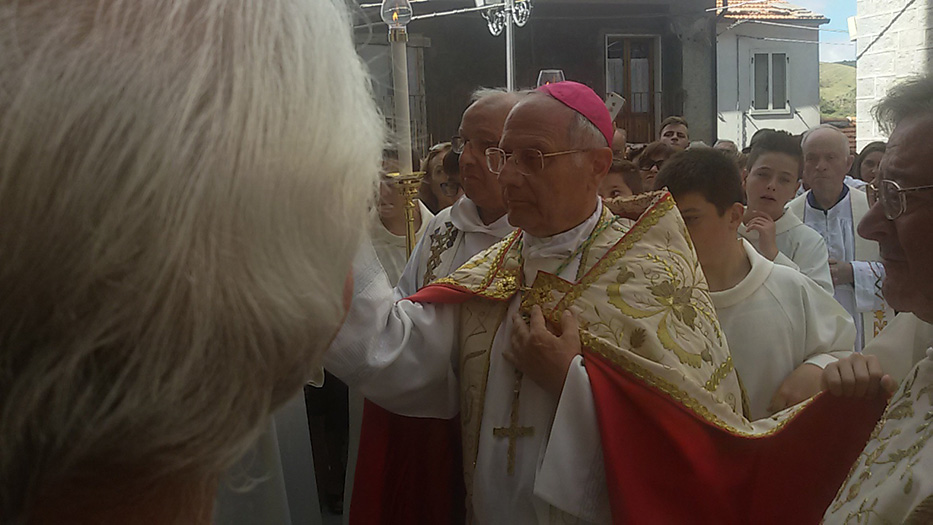 L'inaugurazione del portale di Castiglione Messer Marino