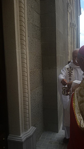 L'inaugurazione del portale di Castiglione Messer Marino