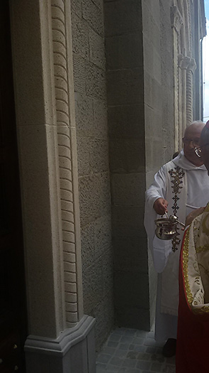 L'inaugurazione del portale di Castiglione Messer Marino