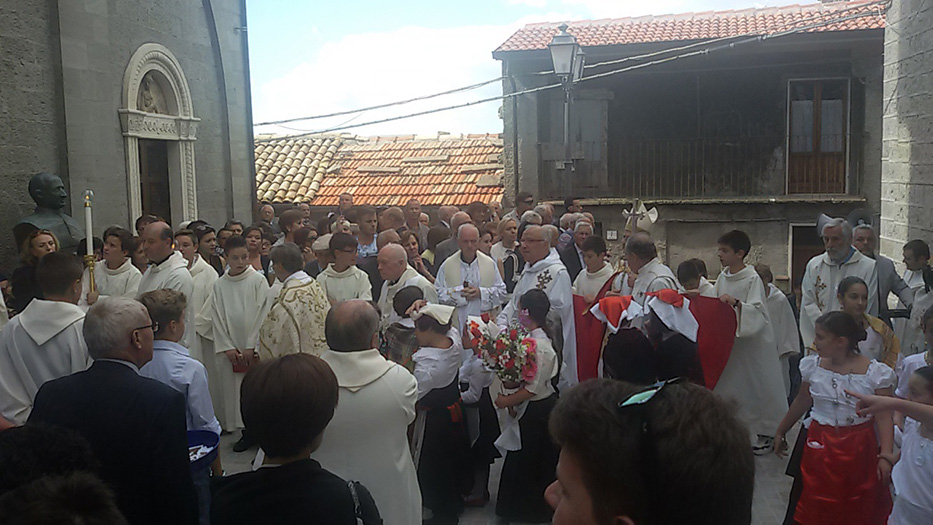 L'inaugurazione del portale di Castiglione Messer Marino
