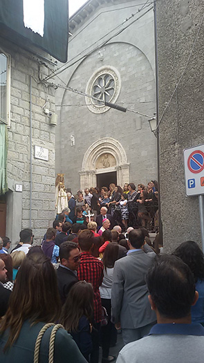L'inaugurazione del portale di Castiglione Messer Marino