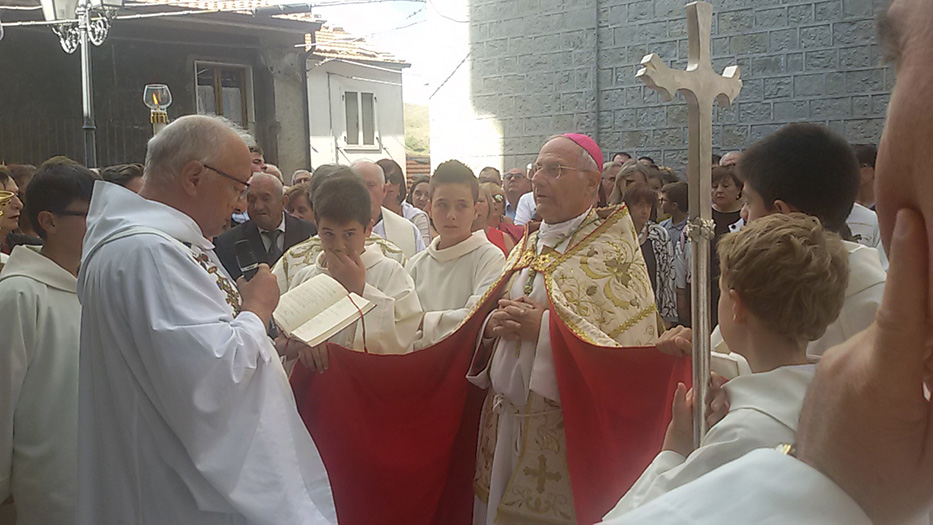 L'inaugurazione del portale di Castiglione Messer Marino