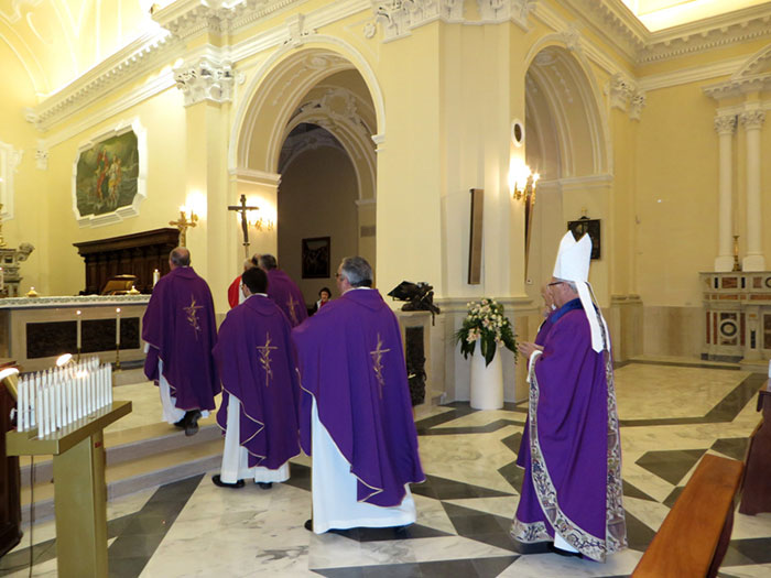 5 Novembre 2015: Santa messa per tutti i Vescovi, i Canonici e Sacerdoti defunti