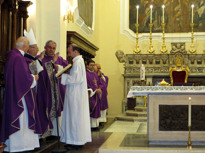 5 Novembre 2015: Santa messa per tutti i Vescovi, i Canonici e Sacerdoti defunti