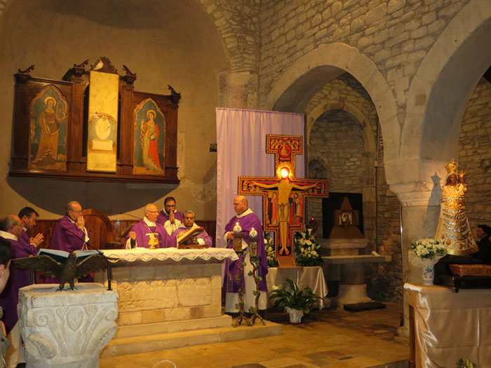 Il crocifisso di San Damiano e la statua della Madonna di Loreto in visita nella Diocesi di Trivento