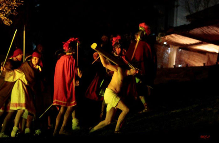 La via Crucis ad Agnone (le foto)