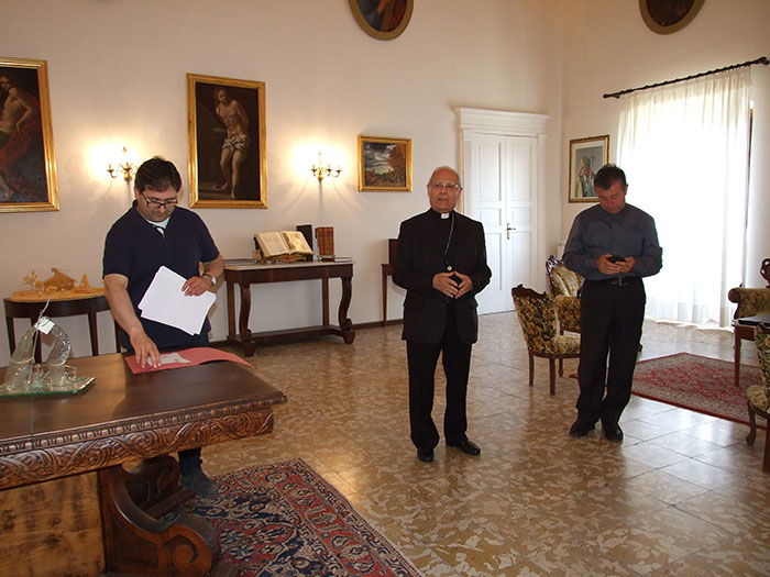 Il saluto della Curia al Vescovo Domenico Scotti