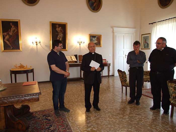 Il saluto della Curia al Vescovo Domenico Scotti