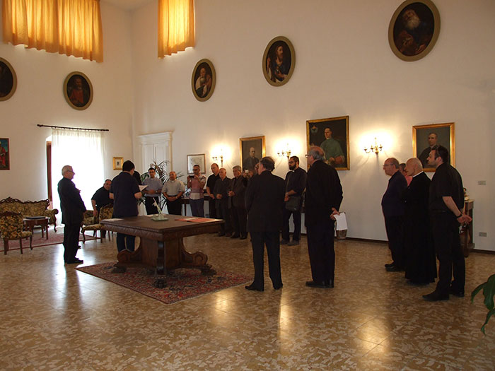 Il saluto della Curia al Vescovo Domenico Scotti