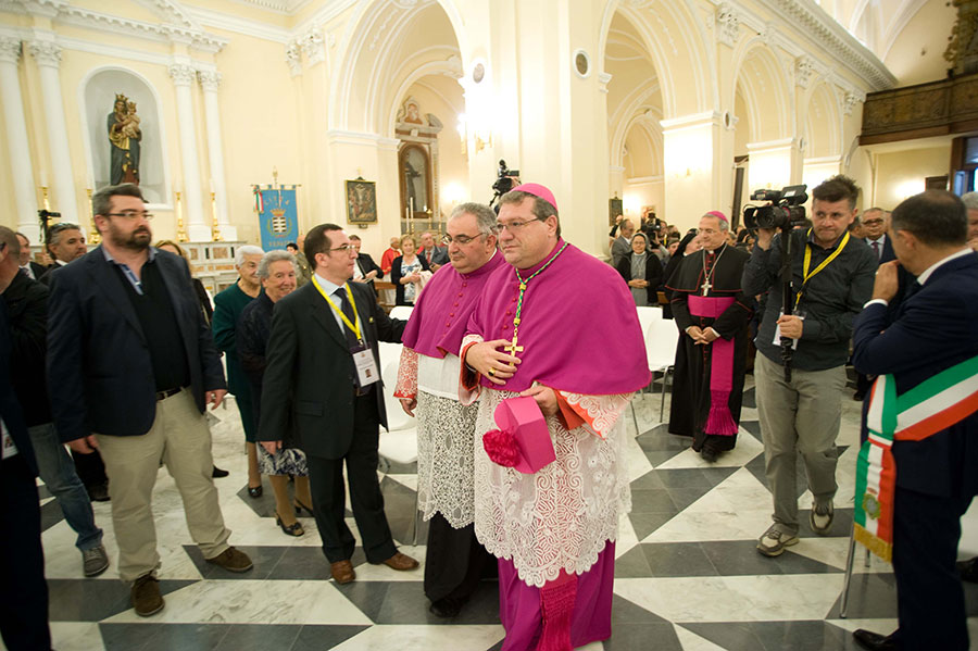 Ingresso in Diocesi del Vescovo Claudio Palumbo: l'arrivo in Cattedrale