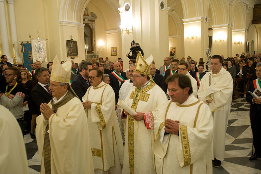 Ingresso in Diocesi del Vescovo Claudio Palumbo: l'arrivo in Cattedrale