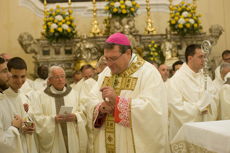 Ingresso in Diocesi del Vescovo Claudio Palumbo: l'arrivo in Cattedrale