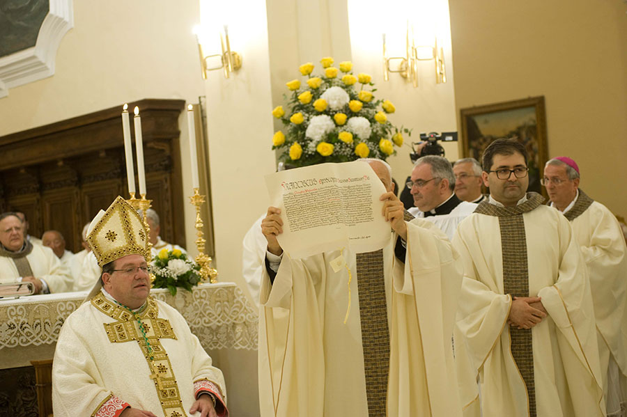 Ingresso in Diocesi del Vescovo Claudio Palumbo: l'arrivo in Cattedrale