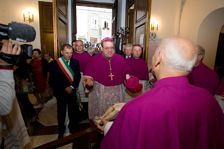 Ingresso in Diocesi del Vescovo Claudio Palumbo: l'arrivo in Cattedrale