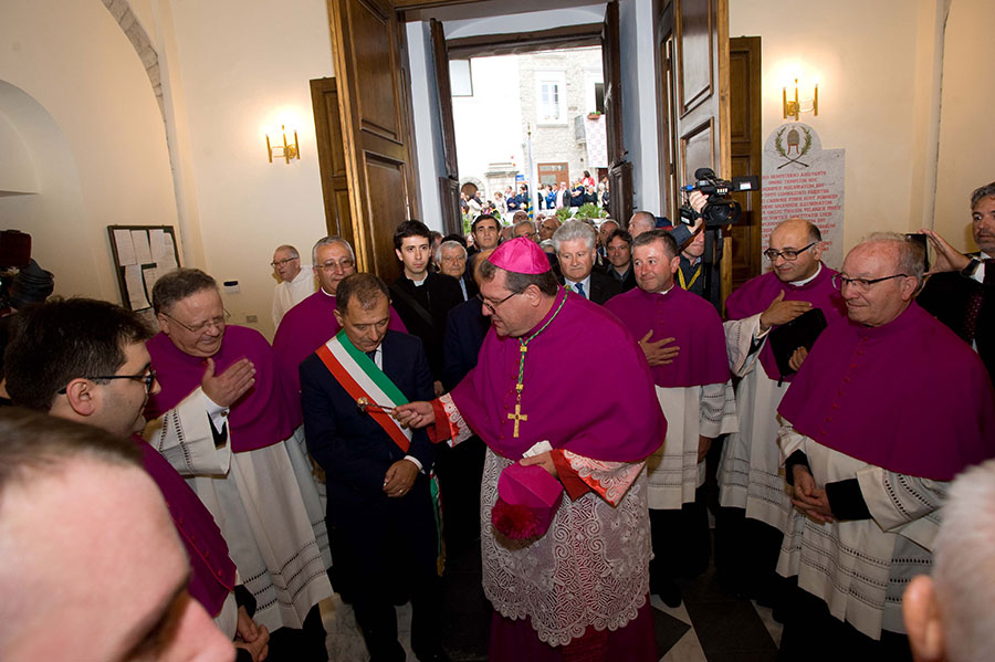 Ingresso in Diocesi del Vescovo Claudio Palumbo: l'arrivo in Cattedrale