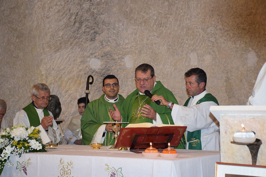 Il nuovo parroco di Pietracupa don Simone Iocca
